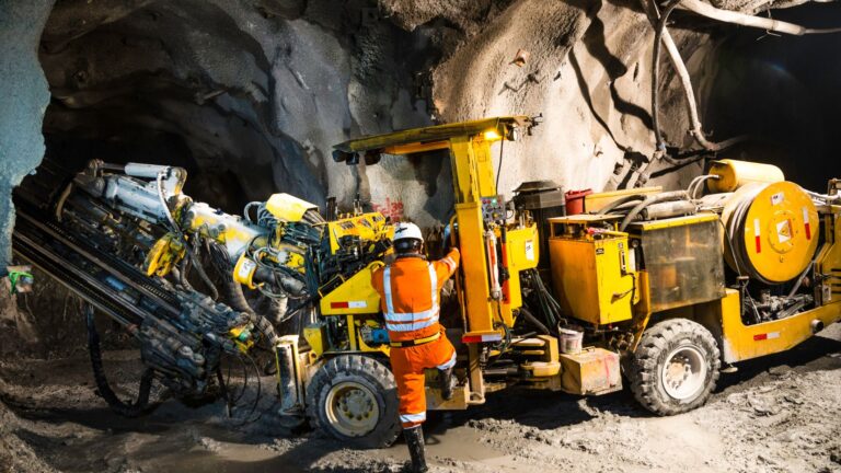Ergonomics in Mining: How Proper Technique Protects Your Body